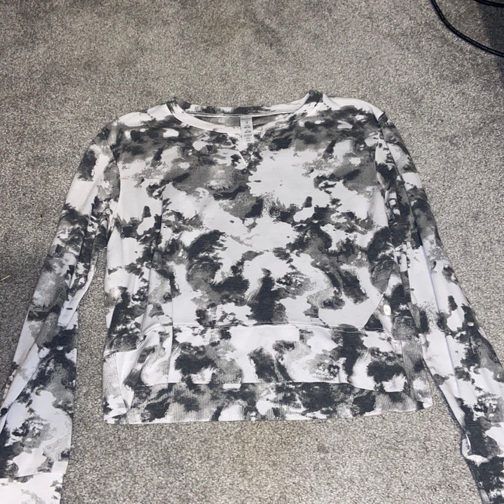 Work out long sleeve size medium black and white